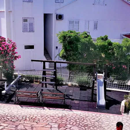 Πανσιόν Simon 4*