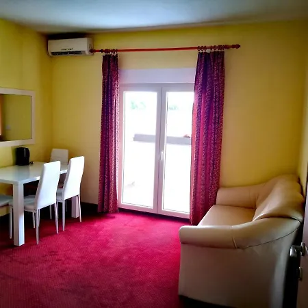 Πανσιόν Simon